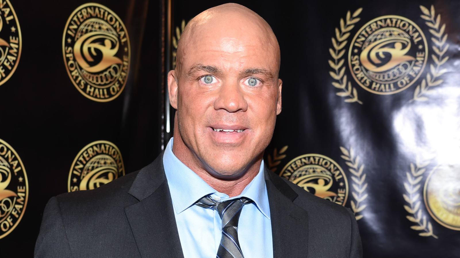 ينظر Kurt Angle إلى الوراء في الفرصة الضائعة لـ WWE Merch