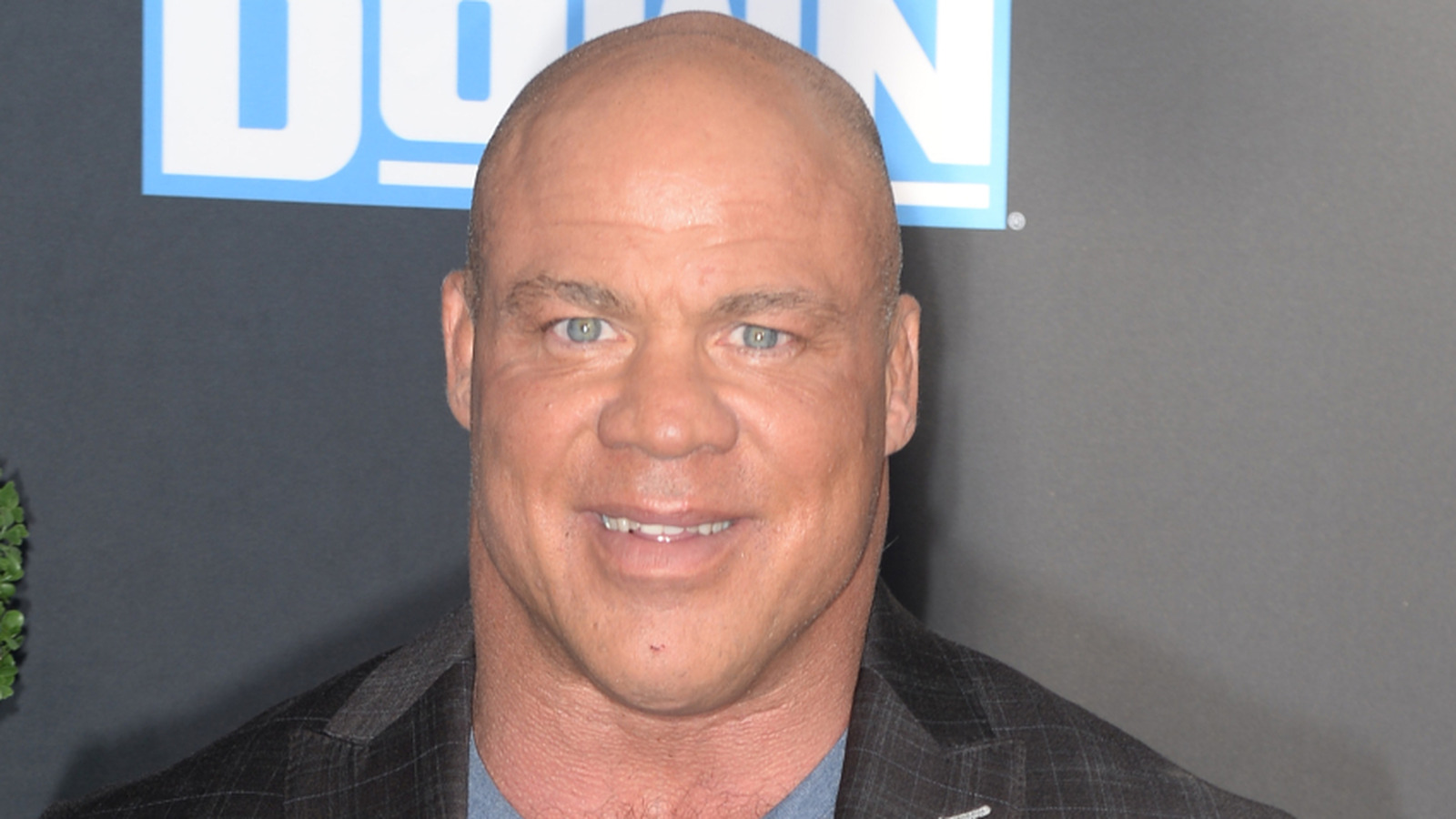 يتذكر Kurt Angle تقريبًا في معركة مع Vince McMahon قبل إصدار WWE